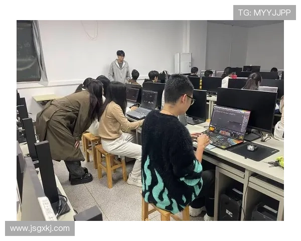 深度分析杭州足球队的运营策略与发展模式探讨 深度分析杭州足球队的运营策略与发展模式探讨