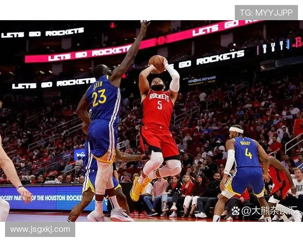 2015年NBA火箭队与活塞队精彩对决回顾及赛后分析