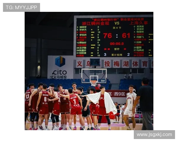 北京队迎战浙江稠州银行争夺篮球赛季重要胜利的激烈对决 北京队迎战浙江稠州银行争夺篮球赛季重要胜利的激烈对决