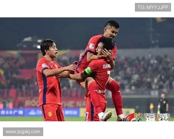 广州富力迎战辽足期待精彩对决双方争夺中超宝贵积分的激烈较量 广州富力迎战辽足期待精彩对决双方争夺中超宝贵积分的激烈较量