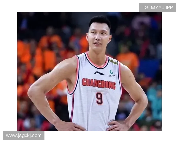 易建联：从篮球场上的传奇到社会公益的热心使者，见证中国体育的辉煌与责任