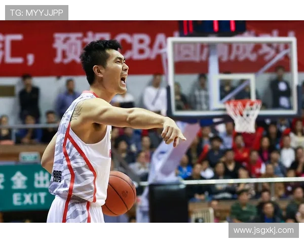 李慕豪：从篮球新星到职业生涯巅峰的奋斗历程与启示