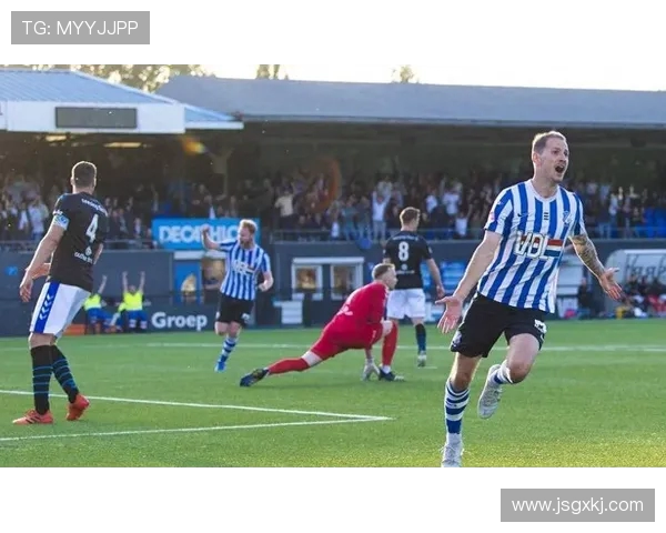 英冠焦点战哈德斯迎战雷丁争夺关键三分全力以赴展现实力